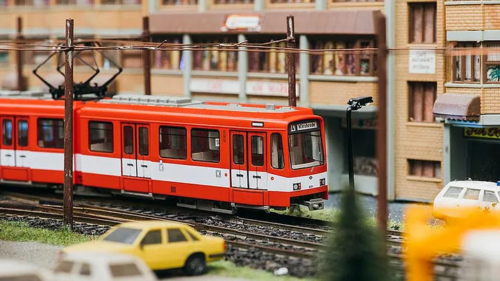 Modell einer Stadtbahn des Typ TW 601