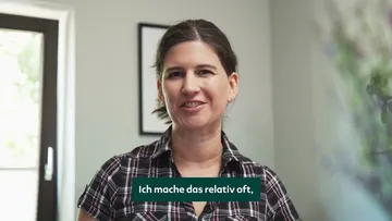 Das Video erklärt, dass über die sprinti App auch eine "Ankunft bis"-Zeit eingegeben werden kann. Die Fahrten werden dann so angeboten, dass man pünktlich am Ziel ist.