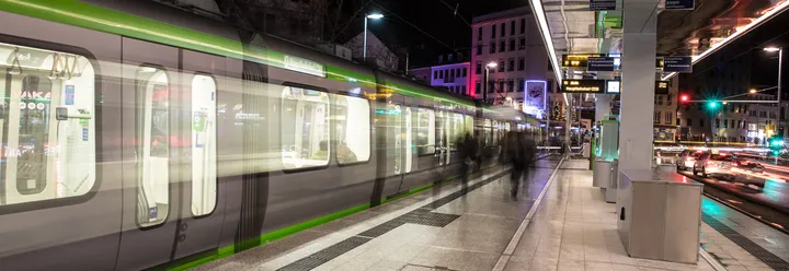 Train at Steintor station in Hanover