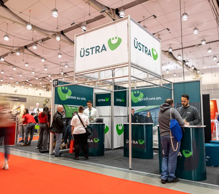 ÜSTRA Stand auf der Jobmesse im HCC